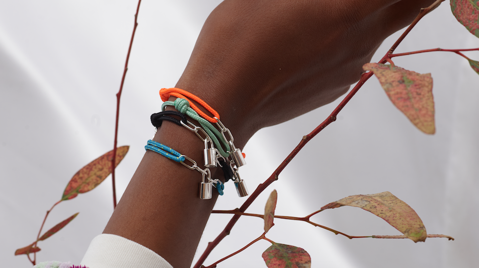 Virgil Abloh Desain Gelang Silver Lockit Louis Vuitton Virgil Abloh Desain Gelang Silver Lockit Louis Vuitton